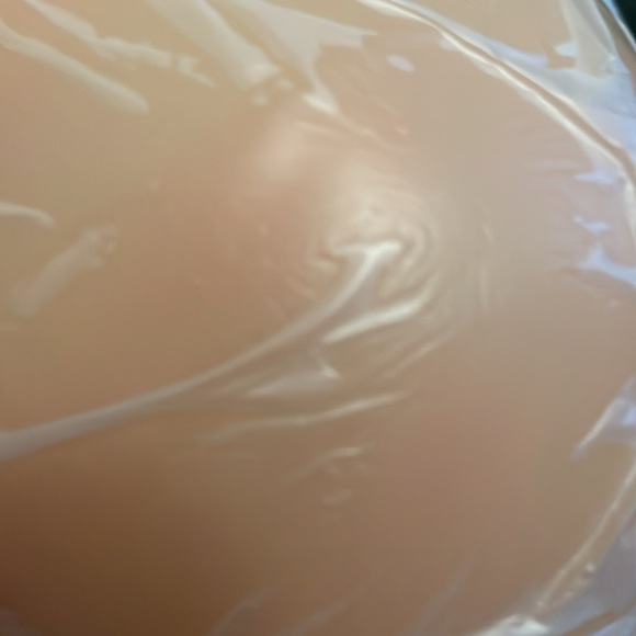 Self adhesive strapless bra - Picture 5 of 5